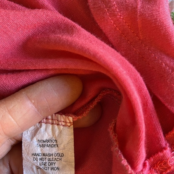 Ginger G dark pink colored top. 3/4 sleeves. Size Medium. - Picture 7 of 7